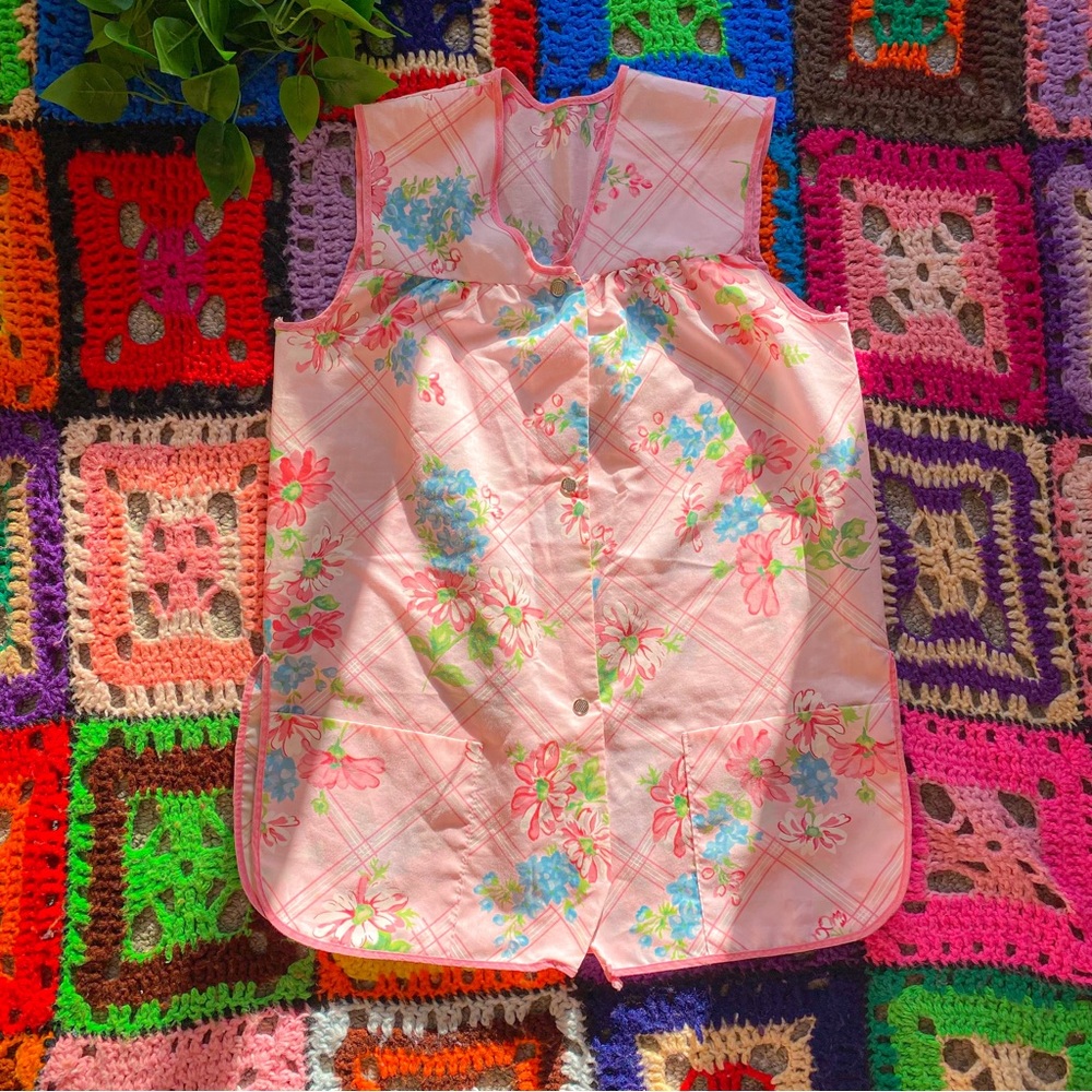 1970s Pink Floral Print Smock Top